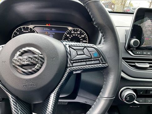 Used 2022 Nissan Altima 2.5 SV w/ SV Premium Package AWD/4WD image 17