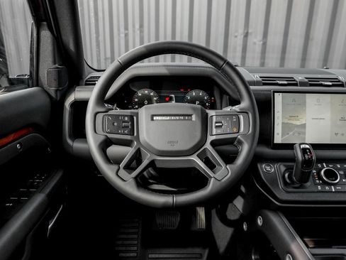 Used 2025 Land Rover Defender 130 S image 20