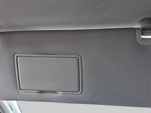 Used 2017 Nissan Titan SV RWD image 23