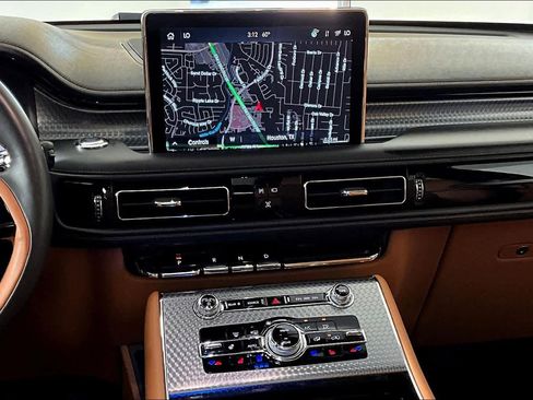 Used 2024 Lincoln Aviator Black Label w/ Jet Package image 6