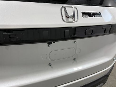 New 2025 Honda Pilot Elite image 9