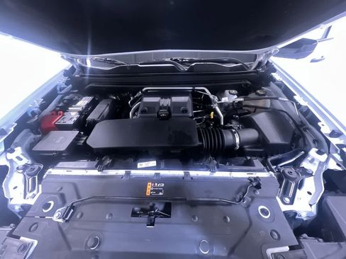 Used 2024 Chevrolet Colorado Trail Boss w/ Technology Package image 11