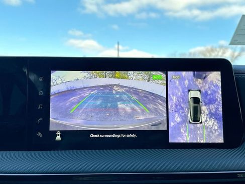 Certified 2025 Nissan Kicks SR image 29