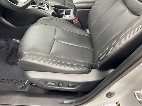 Used 2019 Nissan Rogue SL image 14