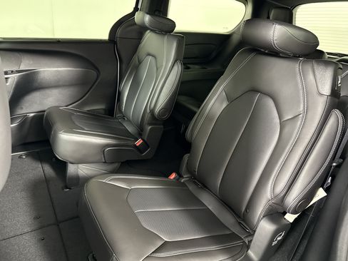 New 2026 Chrysler Voyager LX image 13