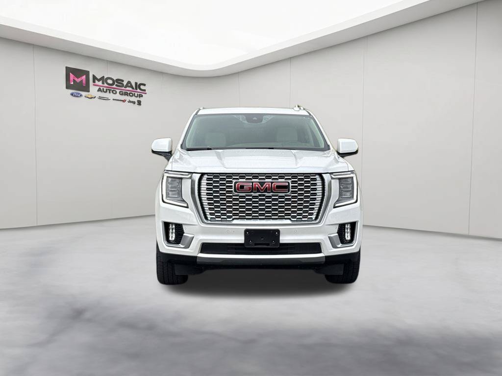Used 2023 GMC Yukon Denali AWD/4WD image 3