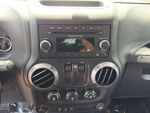 Used 2014 Jeep Wrangler Sport w/ Quick Order Package 24S AWD/4WD image 9