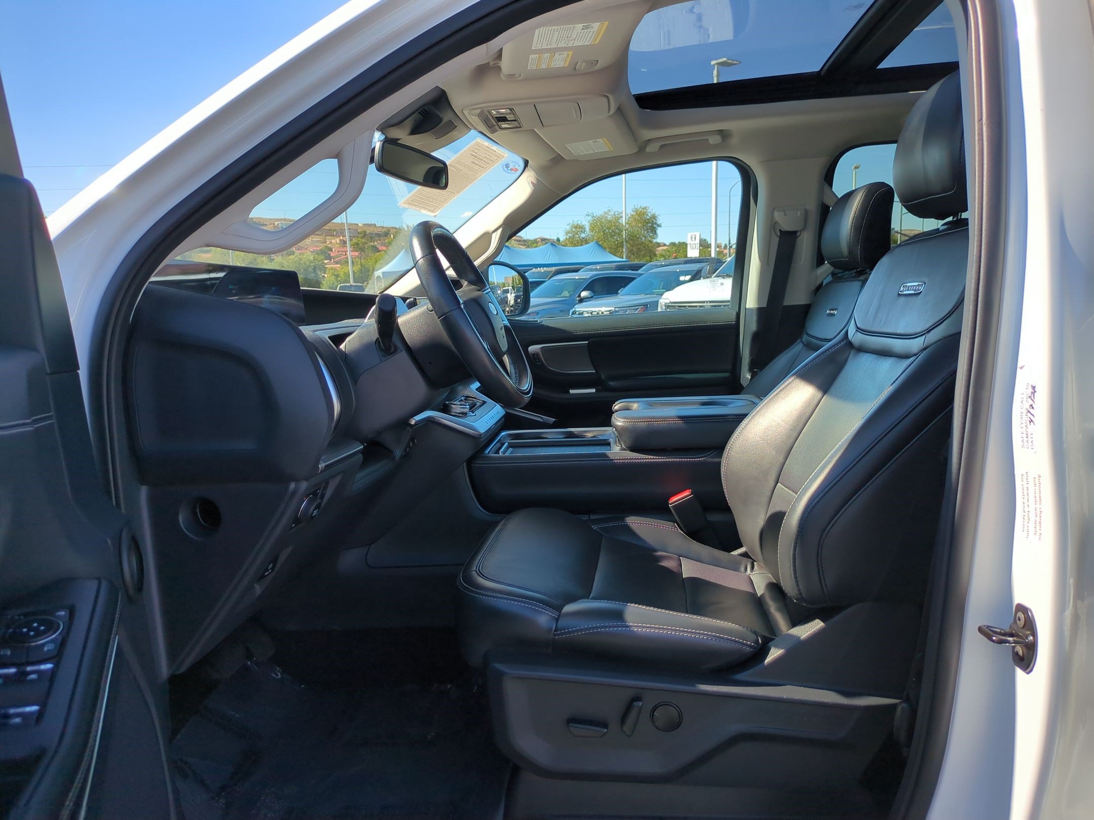 Used 2025 Ford Expedition Max Platinum AWD/4WD image 17