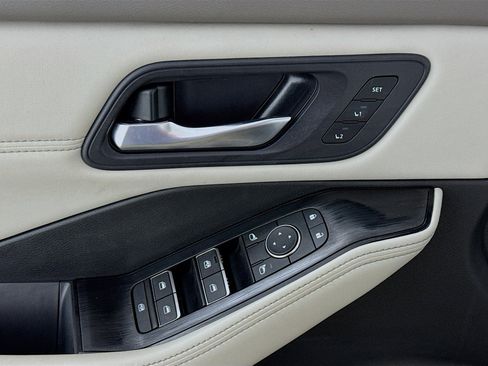 Used 2023 Nissan Rogue SL image 21