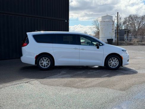 New 2026 Chrysler Voyager LX image 6