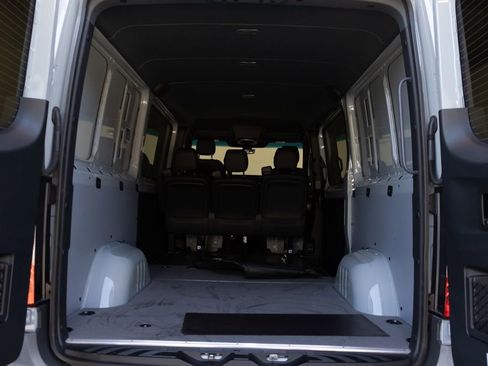 Used 2025 Mercedes-Benz Sprinter 2500 image 14