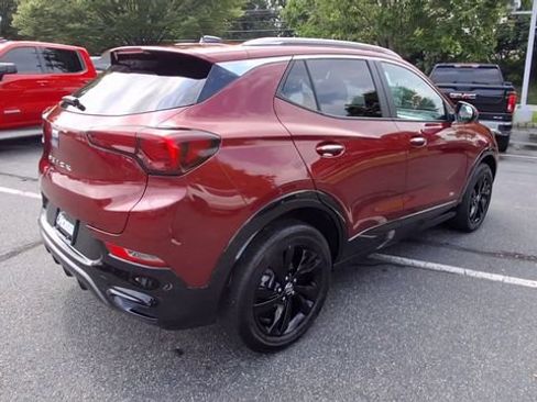 Used 2025 Buick Encore GX Sport Touring AWD/4WD image 8