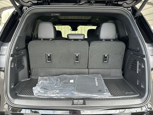 New 2026 GMC Acadia Denali w/ Super Cruise Package image 33