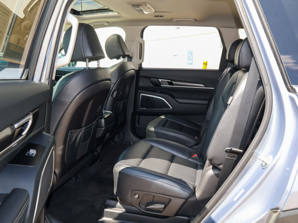 Used 2025 Kia Telluride S AWD/4WD image 17