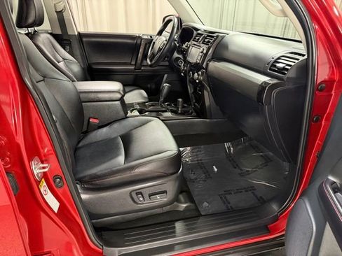 Used 2016 Toyota 4Runner Trail Premium AWD/4WD image 7