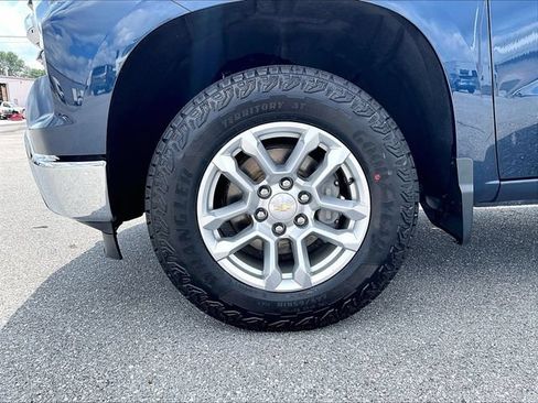 Used 2023 Chevrolet Silverado 1500 LT AWD/4WD image 7