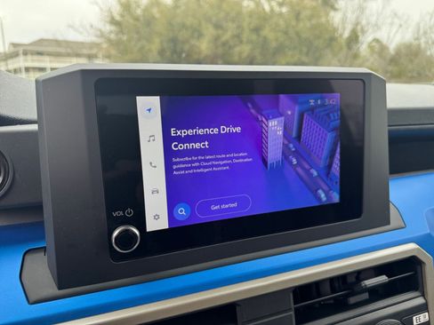 Used 2025 Toyota Tacoma TRD Off-Road image 20