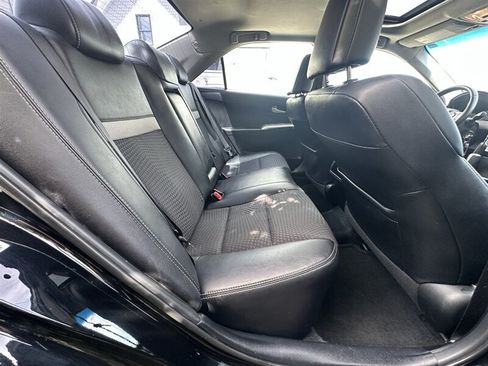 Used 2012 Toyota Camry SE FWD image 11