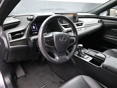 Used 2019 Lexus ES 350 Ultra Luxury image 12