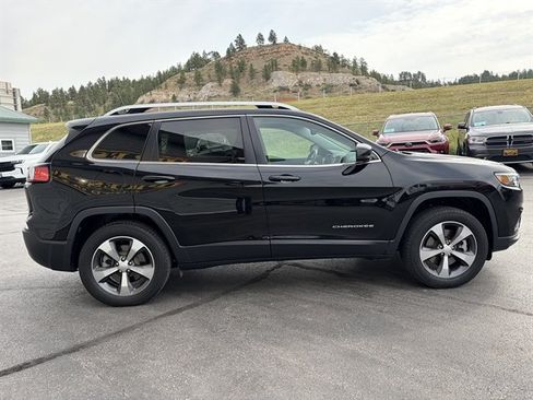 Used 2019 Jeep Cherokee Limited AWD/4WD image 5