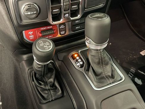 New 2025 Jeep Gladiator Rubicon image 18