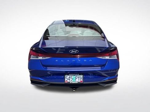 Used 2023 Hyundai Elantra SE FWD image 3