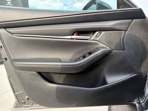 Used 2025 MAZDA MAZDA3 s FWD image 17