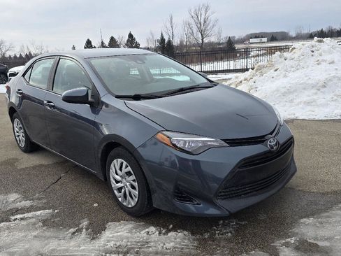 Used 2018 Toyota Corolla LE image 17