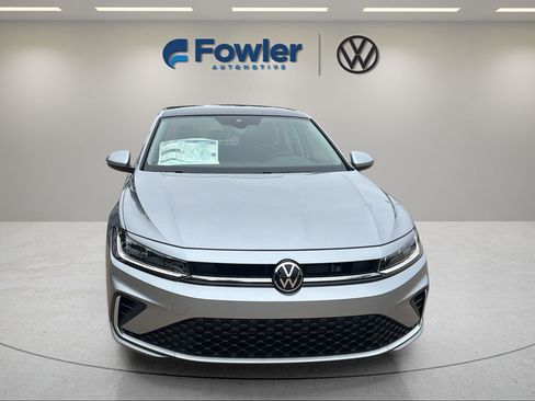 New 2026 Volkswagen Jetta SE FWD image 2