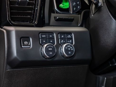 Used 2025 GMC Sierra 2500 AT4 w/ AT4 Premium Plus Package image 21