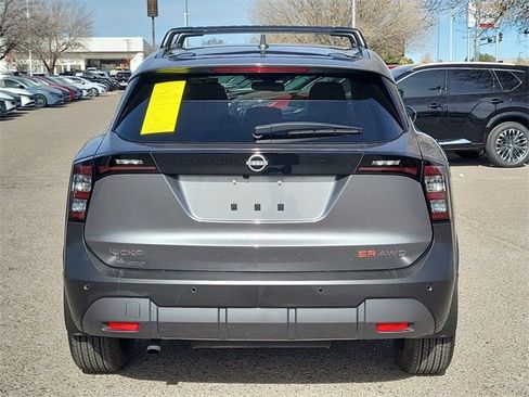 Certified 2025 Nissan Kicks SR image 10