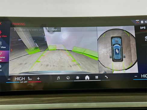 Used 2025 BMW X5 xDrive50e w/ Parking Assistance Package image 14