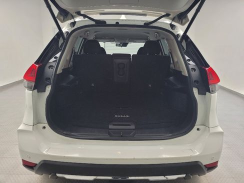 Used 2020 Nissan Rogue SV FWD image 29