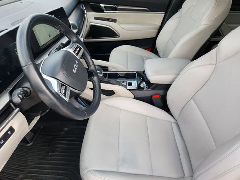 Used 2025 Kia Telluride S image 12