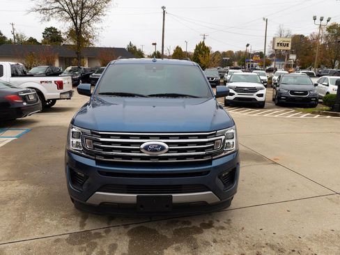 Used 2020 Ford Expedition XLT image 2