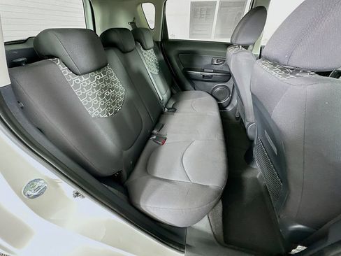 Used 2010 Kia Soul + FWD image 29