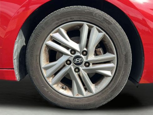 Used 2019 Hyundai Elantra SEL FWD image 29