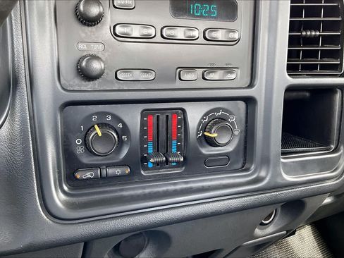 Used 2006 Chevrolet Silverado 1500 W/T RWD image 30
