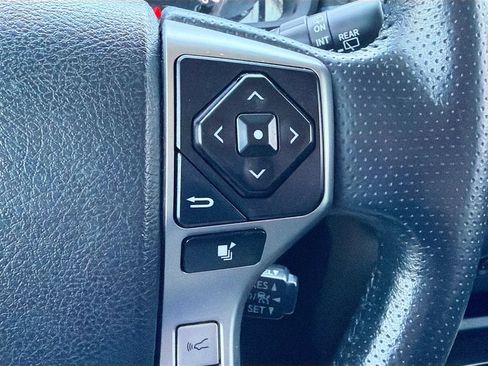 Used 2023 Toyota 4Runner Limited AWD/4WD image 13