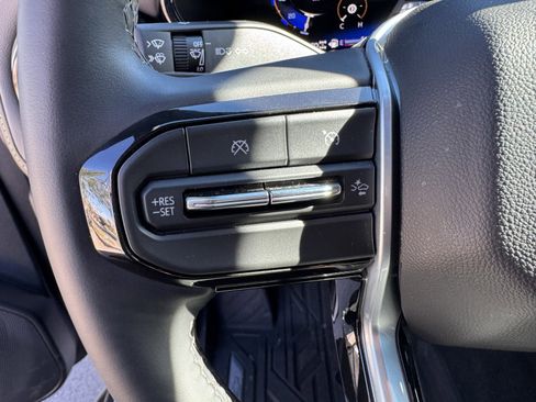 Used 2024 Chevrolet Colorado ZR2 image 20