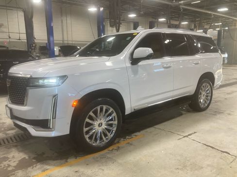 Used 2023 Cadillac Escalade Premium Luxury image 8