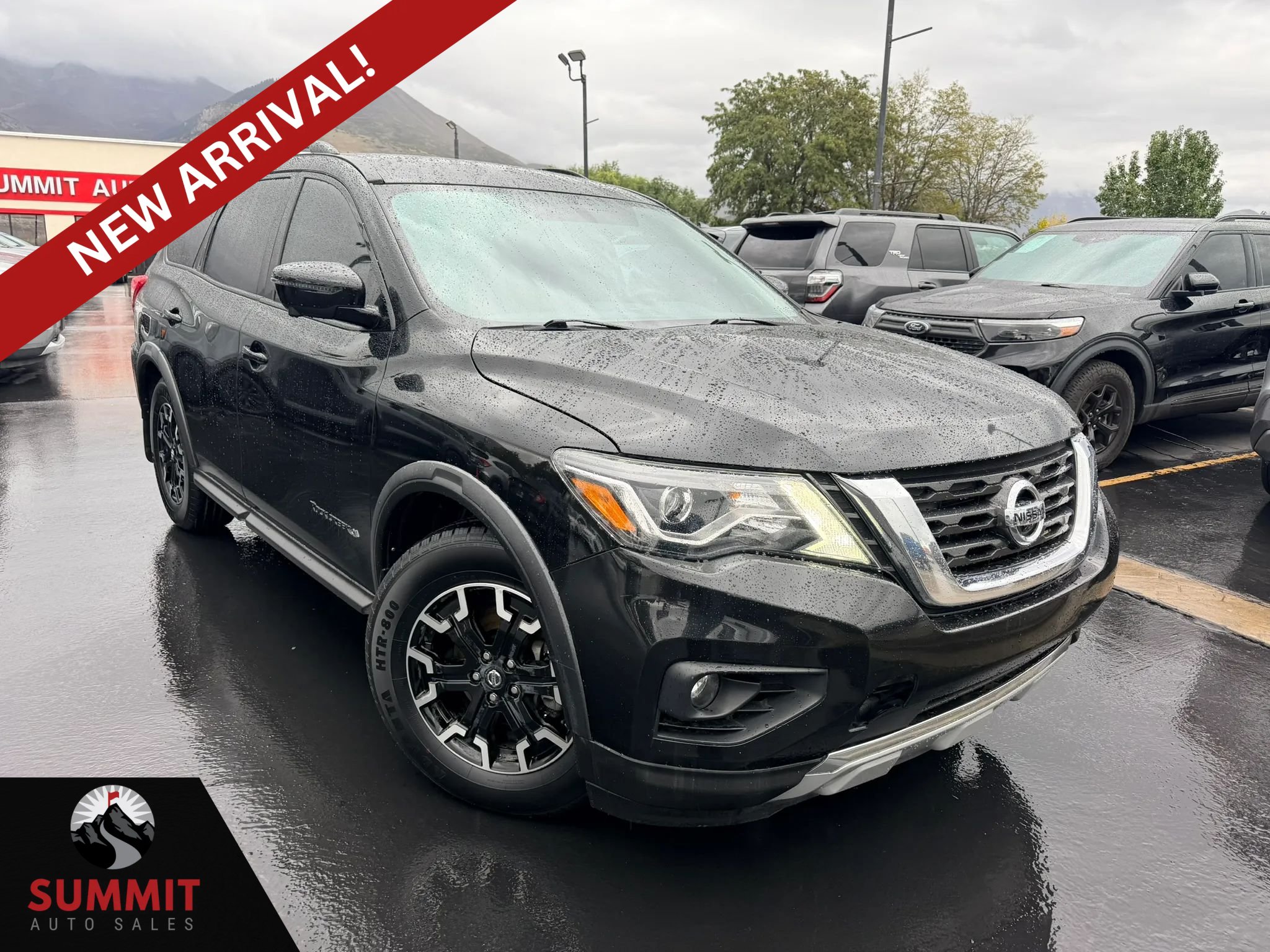 Used 2020 Nissan Pathfinder SL AWD/4WD image 1