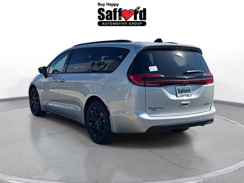 New 2026 Chrysler Pacifica Limited w/ S Appearance Package FWD image 6