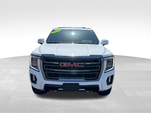 Used 2023 GMC Yukon XL AT4 w/ Technology Package AWD/4WD image 11