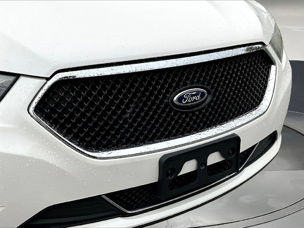 Used 2018 Ford Taurus SHO w/ Driver Assist Package AWD/4WD image 36