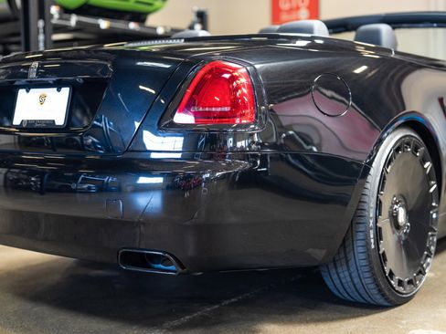 Used 2020 Rolls-Royce Dawn image 39