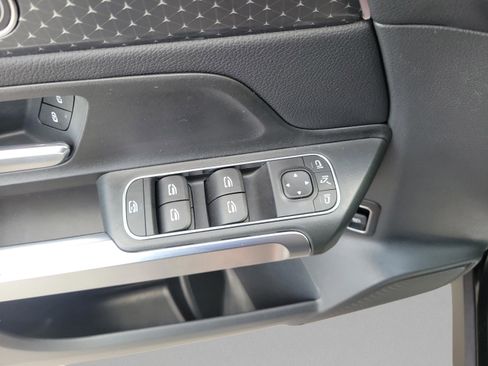 Certified 2025 Mercedes-Benz GLB 250 image 18