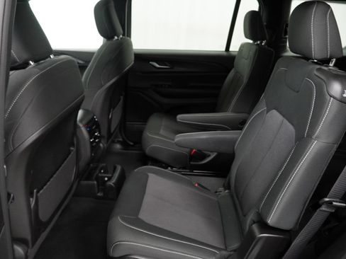 Certified 2025 Jeep Grand Cherokee L Laredo AWD/4WD image 18