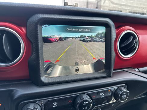 Used 2022 Jeep Gladiator Rubicon AWD/4WD image 27