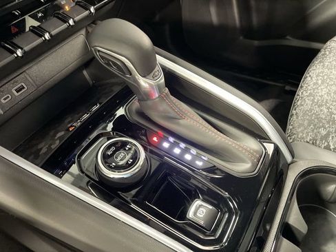 Used 2023 Chevrolet Colorado Z71 w/ Z71 Convenience Package 2 image 20